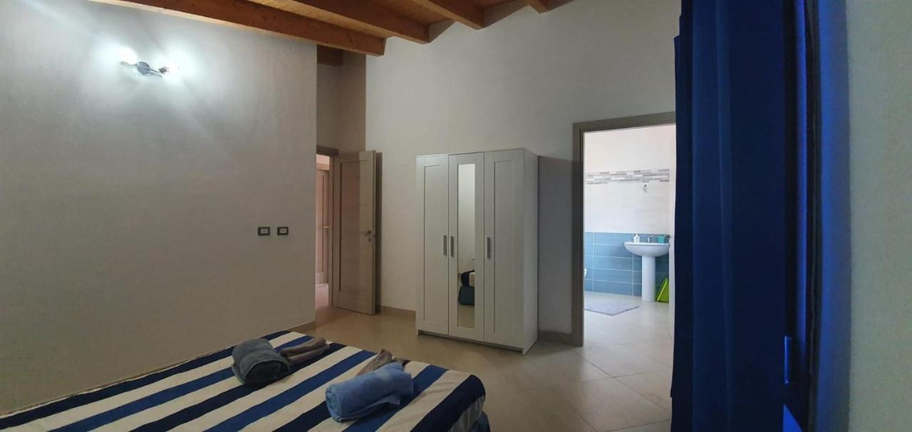 Villa Piscinas Eksteriør bilde